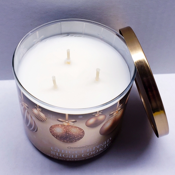 Goose Creek GINGERBREAD SUGAR COOKIE Large 3-Wick Scented Candle, 14.5 oz - Picture 3 of 5